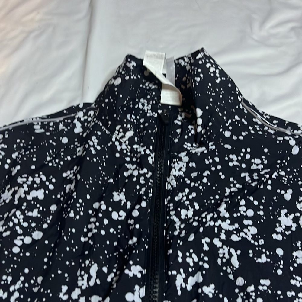 Fabletics Lightweight Jacket - Picture 7 of 12